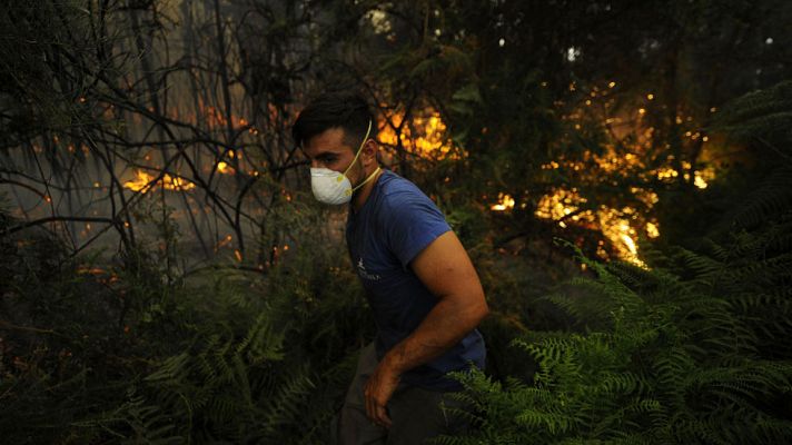 Telediario 1 - Diez incendios, cinco de ellos con riesgo para la población por su cercanía a núbleos urbanos, están activos en Galicia