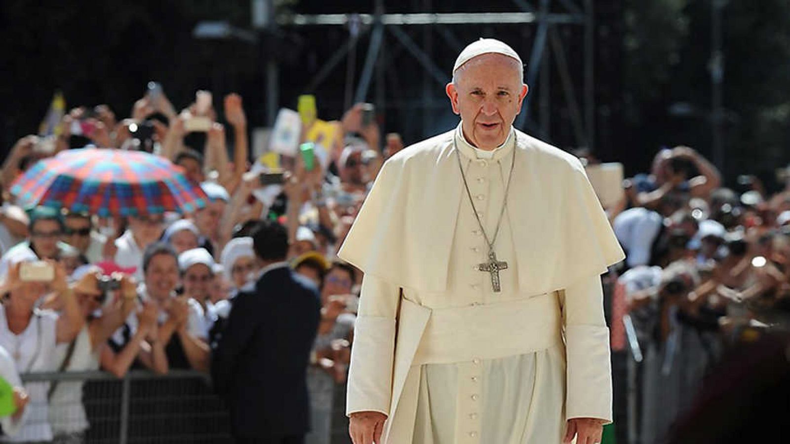 Documenta2 - Francisco. El Papa de los pobres