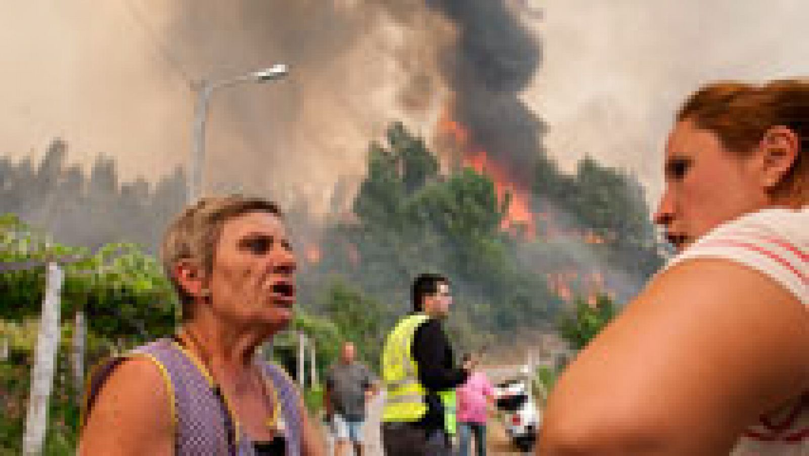 Telediario 1: Varios de los incendios activos en Galicia amenazan a zonas habitadas | RTVE Play
