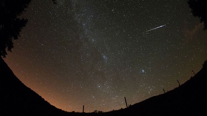 Telediario 1 - Las Perseidas alcanzan esta noche su punto álgido con 200 estrellas fugaces por hora