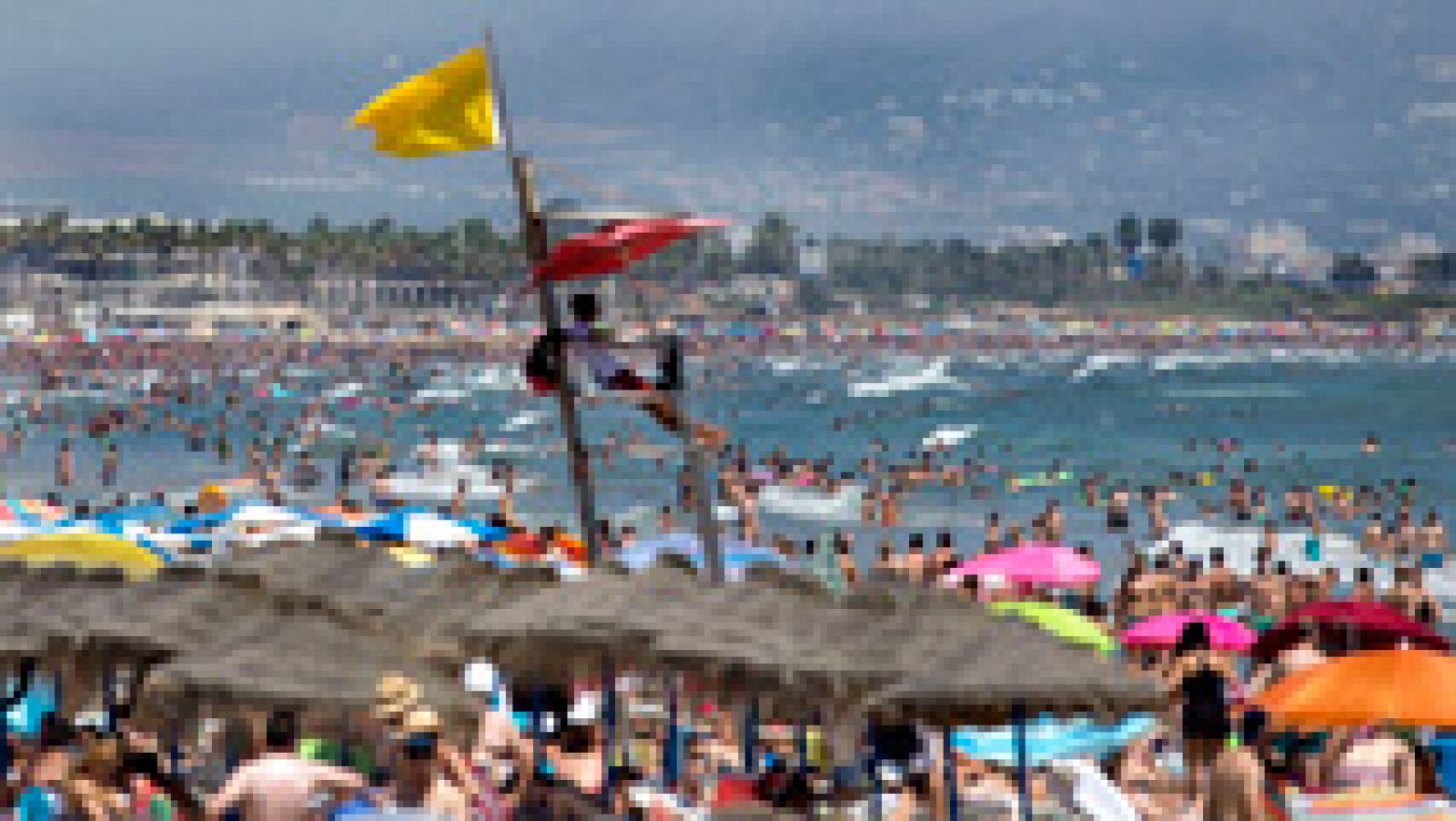 Telediario 1: Ocho de cada diez turistas nacionales eligen España y sus playas para pasar el verano | RTVE Play