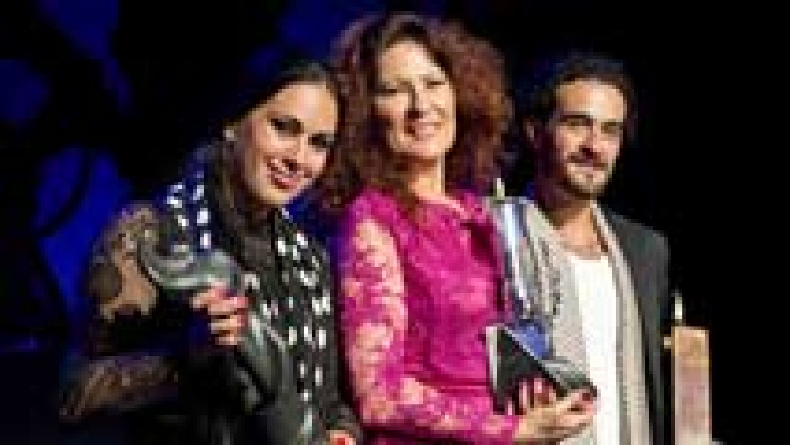 Telediario 1: La malagueña Antonia Contreras toca la gloria flamenca con la Lámpara Minera en el festival del Cante de las Minas | RTVE Play
