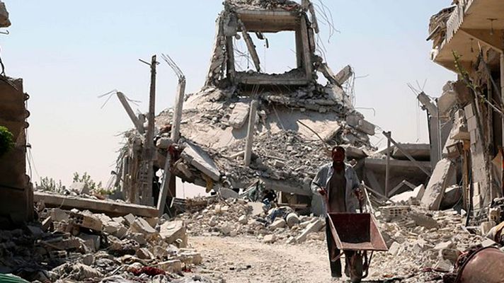 Telediario 1 - En el norte de Siria continúa el avance de los combatientes kurdos y árabes que luchan contra el Estado Islámico, con el apoyo de Estados Unidos