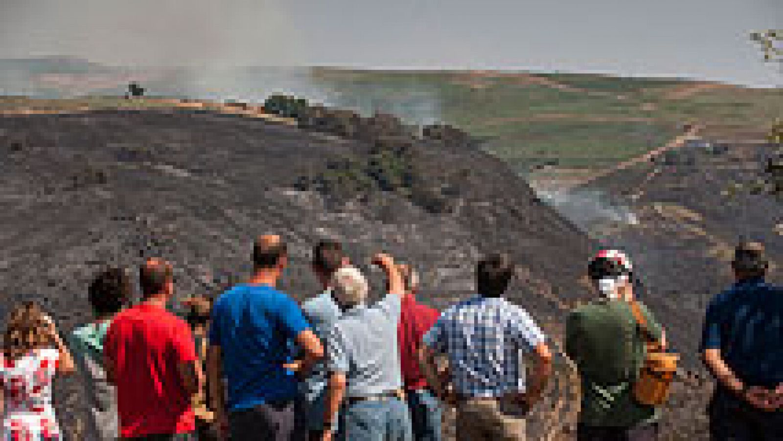 Telediario 1: Se desactiva la alerta en el pueblo de Trives, aunque el fuego sigue quemando Galicia | RTVE Play