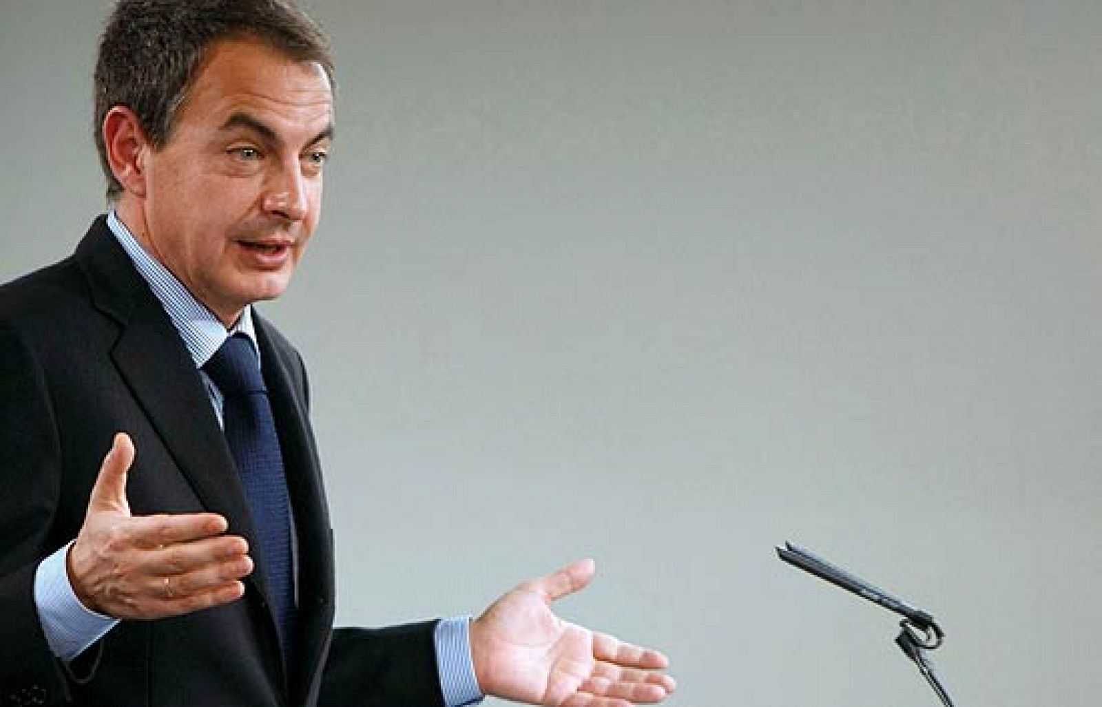  Zapatero y el PP se enfrentan por la financiación autonómica