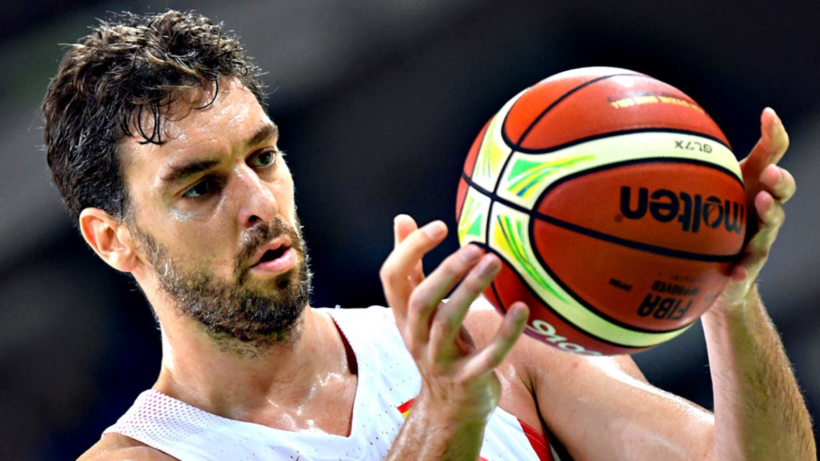 Los jugadores de la selección española de baloncesto se enfrentan a Francia en un momento dulce. Sin embargo Rudy Fernández prefiere rebajar la euforia.