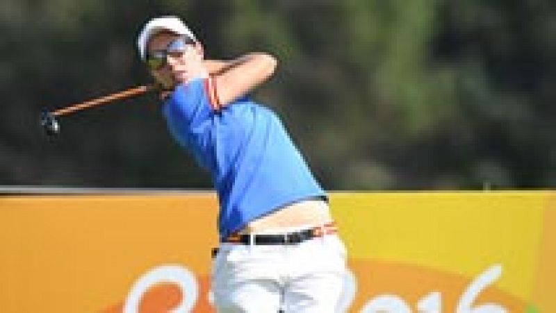 La pamplonesa Carlota Ciganda comenz este mircoles su andadura en el torneo femenino de golf de los Juegos de Ro 2016 con una vuelta de 67 golpes (4 bajo par), uno menos de los que necesit la malaguea Azahara Muoz para completar los 18 hoyos del campo de la reserva de Maparendi.