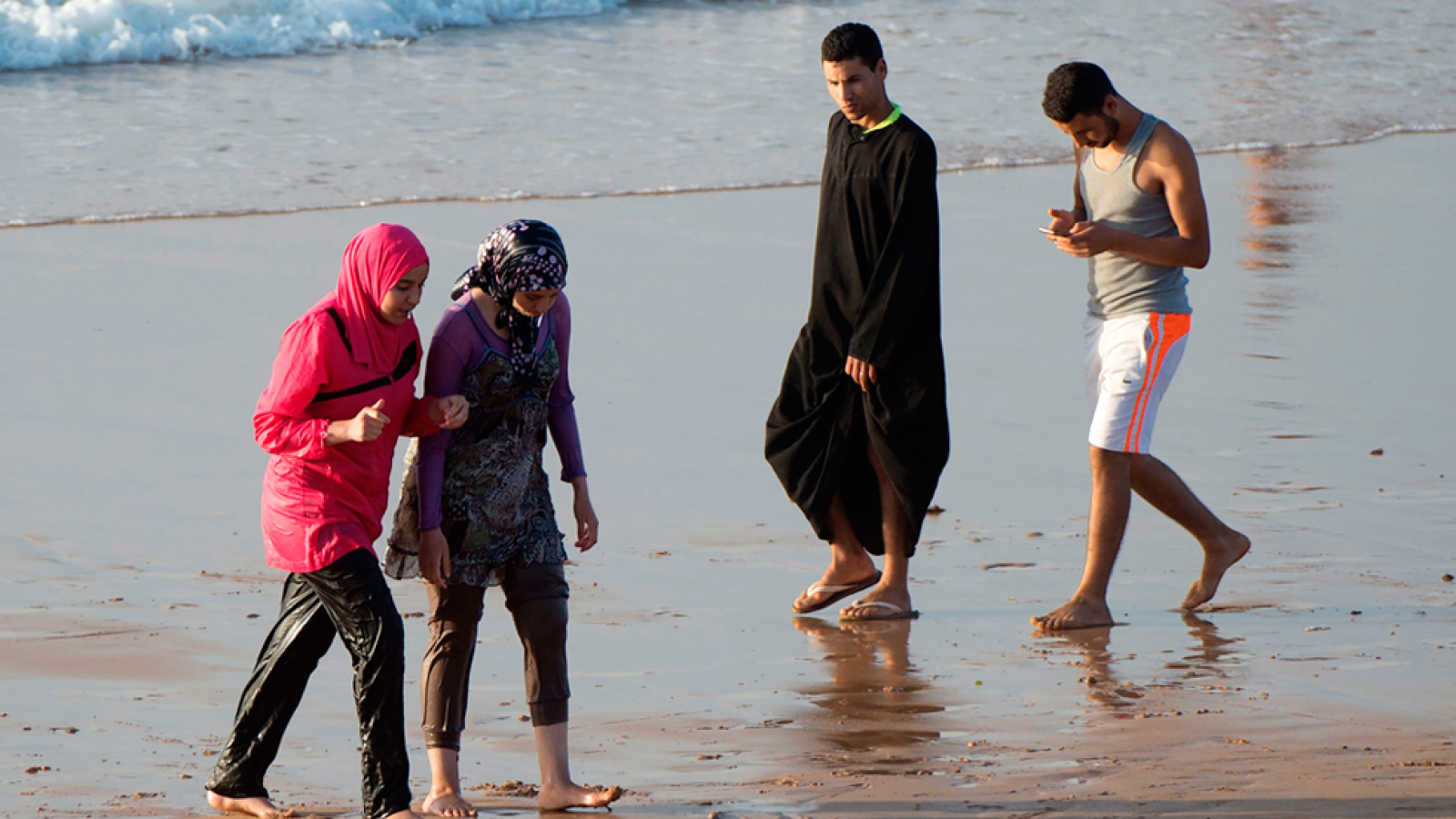 La polémica del 'burkini' se extiende por Europa
