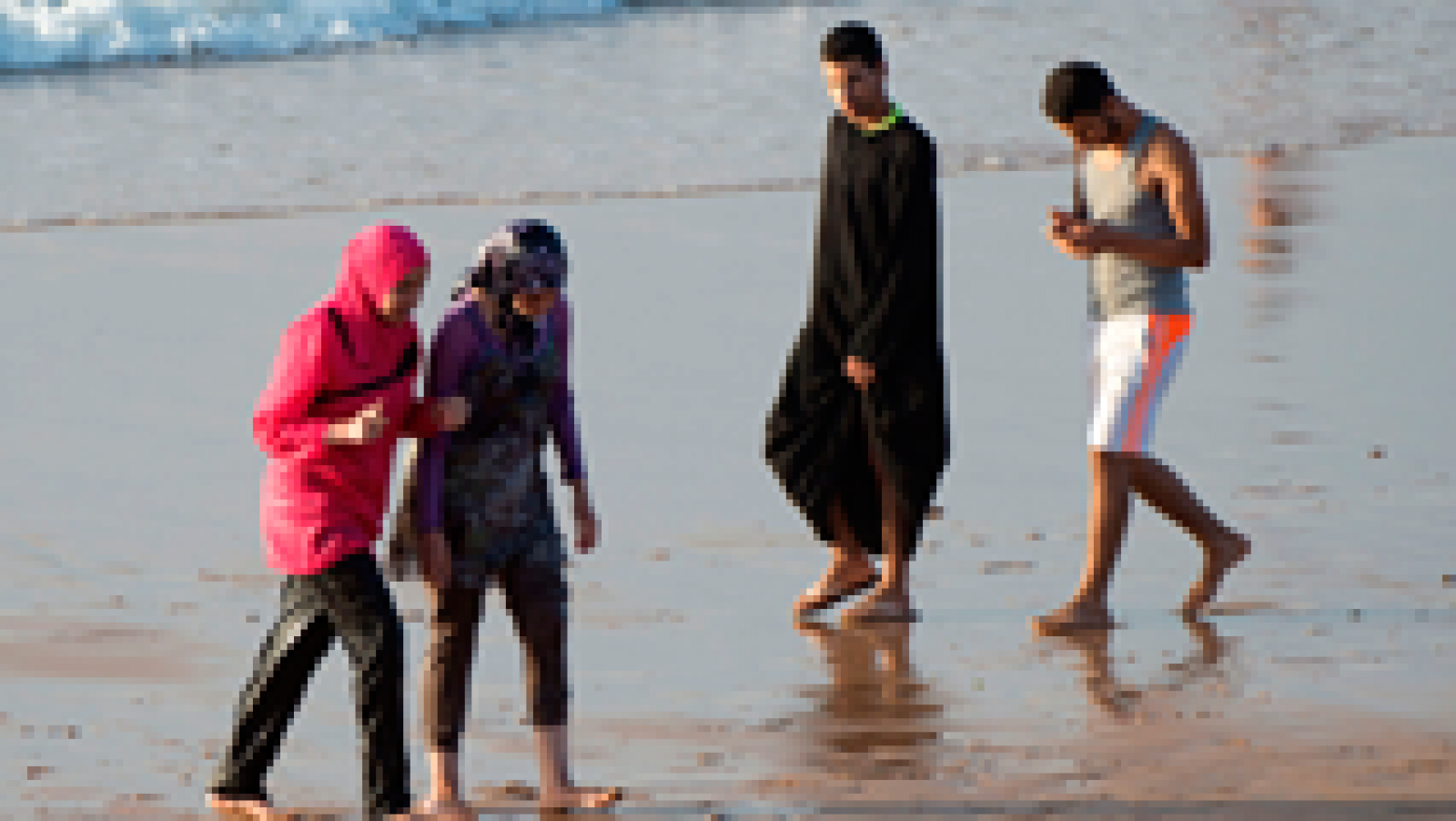 La polémica del 'burkini' se extiende por Europa