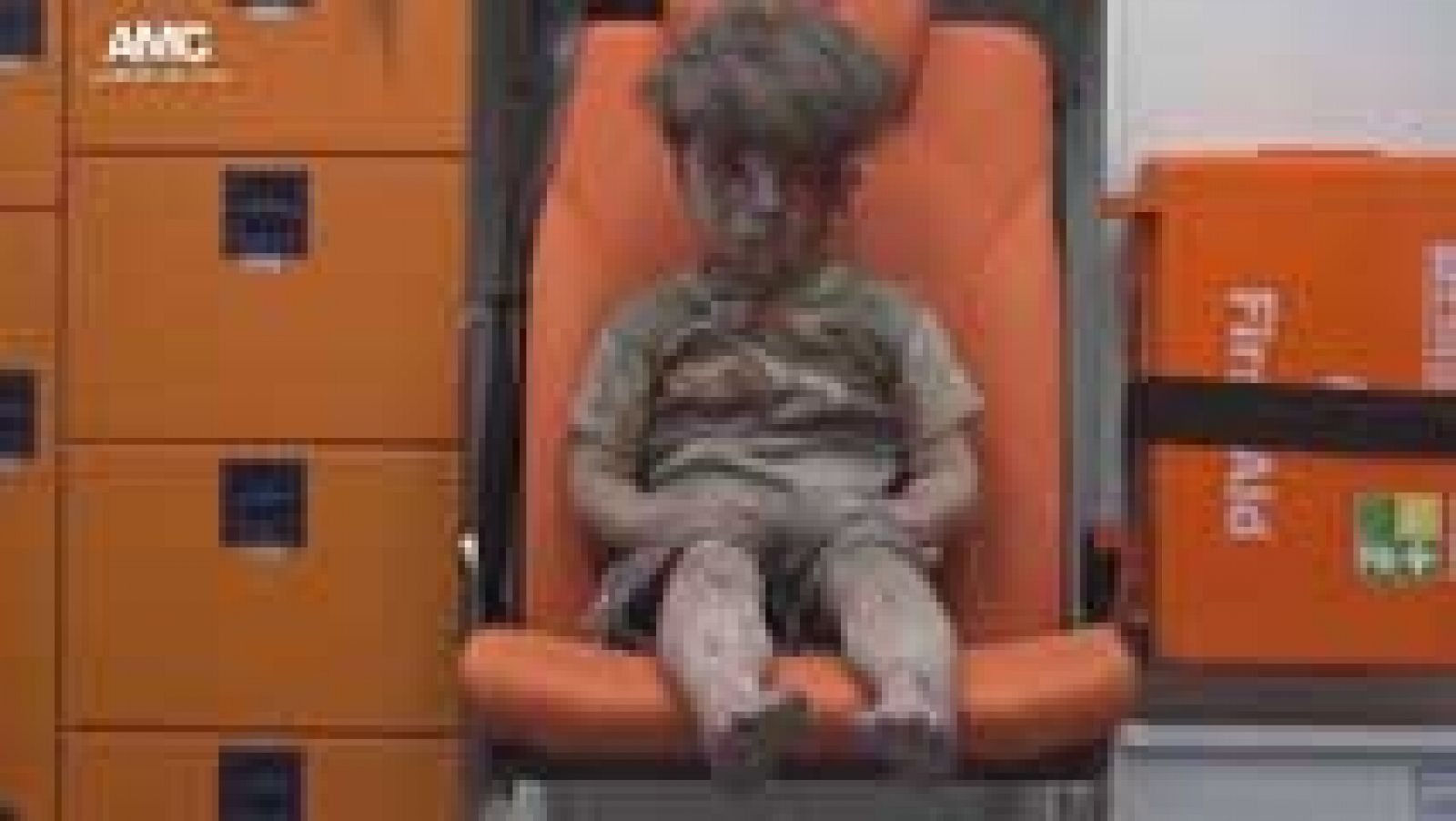 Telediario 1: Un niño herido en Alepo se convierte en el símbolo de la guerra en Siria | RTVE Play