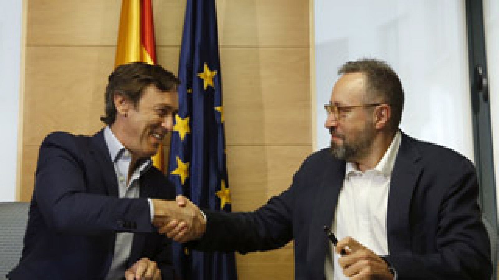 Informativo 24h: PP y Ciudadanos firman el pacto anticorrupción y comienzan las negociaciones para la investidura | RTVE Play