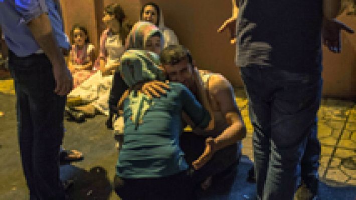 Telediario 1 - Al menos 50 muertos en un atentado durante una boda en el sur de Turquía