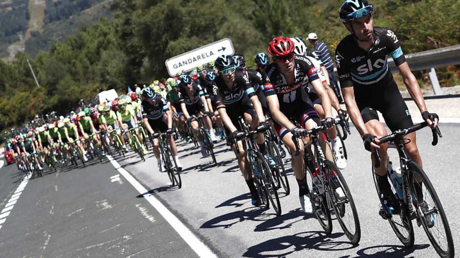 Etapa 2 - Vuelta Ciclista a España 2016: Ourense capital termal - Baiona