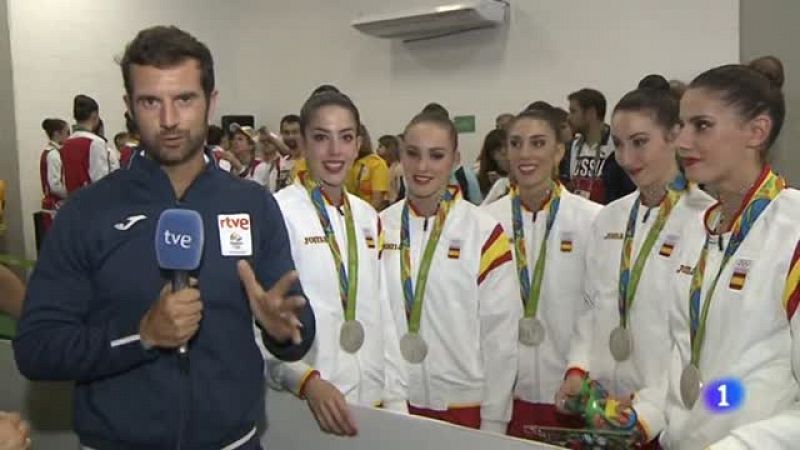 Las componentes del conjunto espaol de gimnasia rtmica han recordado el "camino lleno de espinas" que han tenido que atravesar para conquistar este domingo la plata en el concurso general, y ha afirmado que por eso la presea sabe "a gloria".