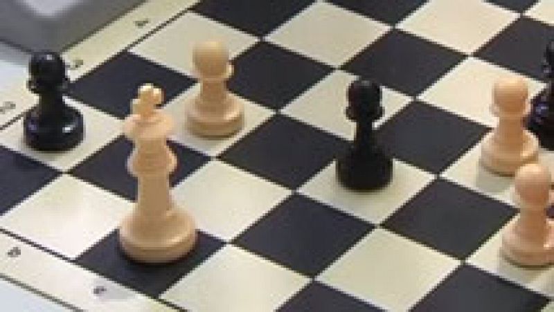 El municipio de Hinojosa, en Guadalajara, celebra la partida de ajedrez más grande del mundo