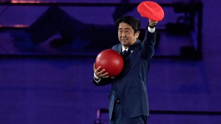 Río 2016 - El primer ministro de Japón llega a Río con la ayuda de Súper Mario