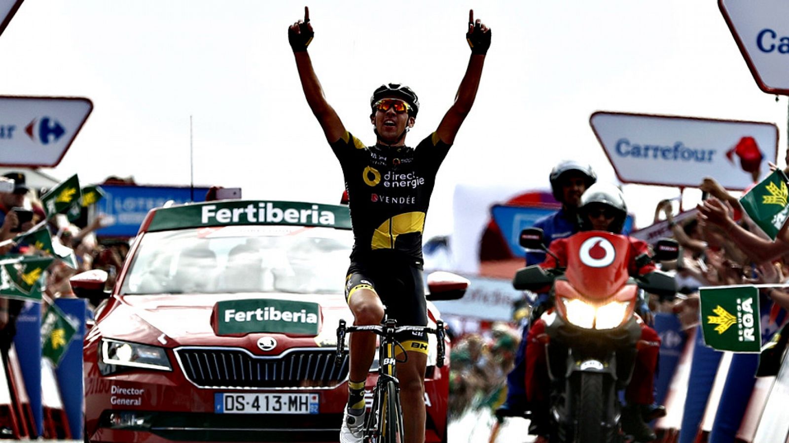 El francés Lilian Calmejane (Direct Energie) se ha impuesto en la cuarta etapa de la Vuelta a España disputada entre Betanzos y San Andrés de Teixido, de 163,5 kilómetros. Calmejane, que atacó dentro de una fuga de 20 corredores en el ascenso final h