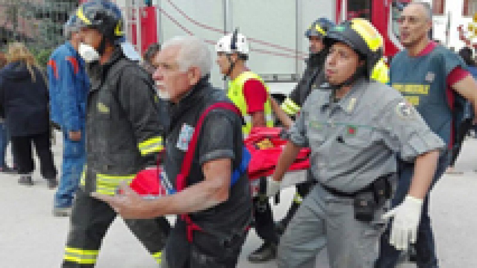 Telediario 1: Por ahora el gobierno italiano no ha pedido ayuda de otros países para las labores de rescate | RTVE Play