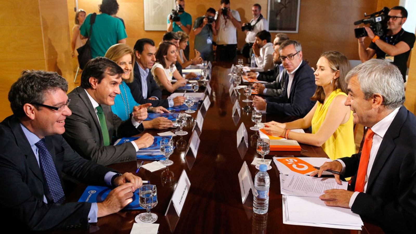 C's exige al PP compromiso presupuestario con sus medidas sociales para el 'sí'' a Rajoy