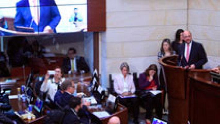 Telediario 1 - Fin a la guerra entre el gobierno colombiano y la guerrilla de las FARC