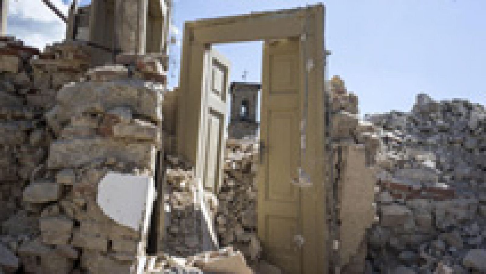 Telediario 1: El terremoto en Amatrice y Accumoli recuerda al que se produjo en 2009 en L'Aquila | RTVE Play