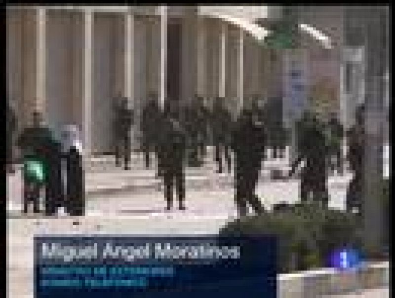  Moratinos pide a Hamás que deje de lanzar cohetes y a Israel que declare el alto el fuego