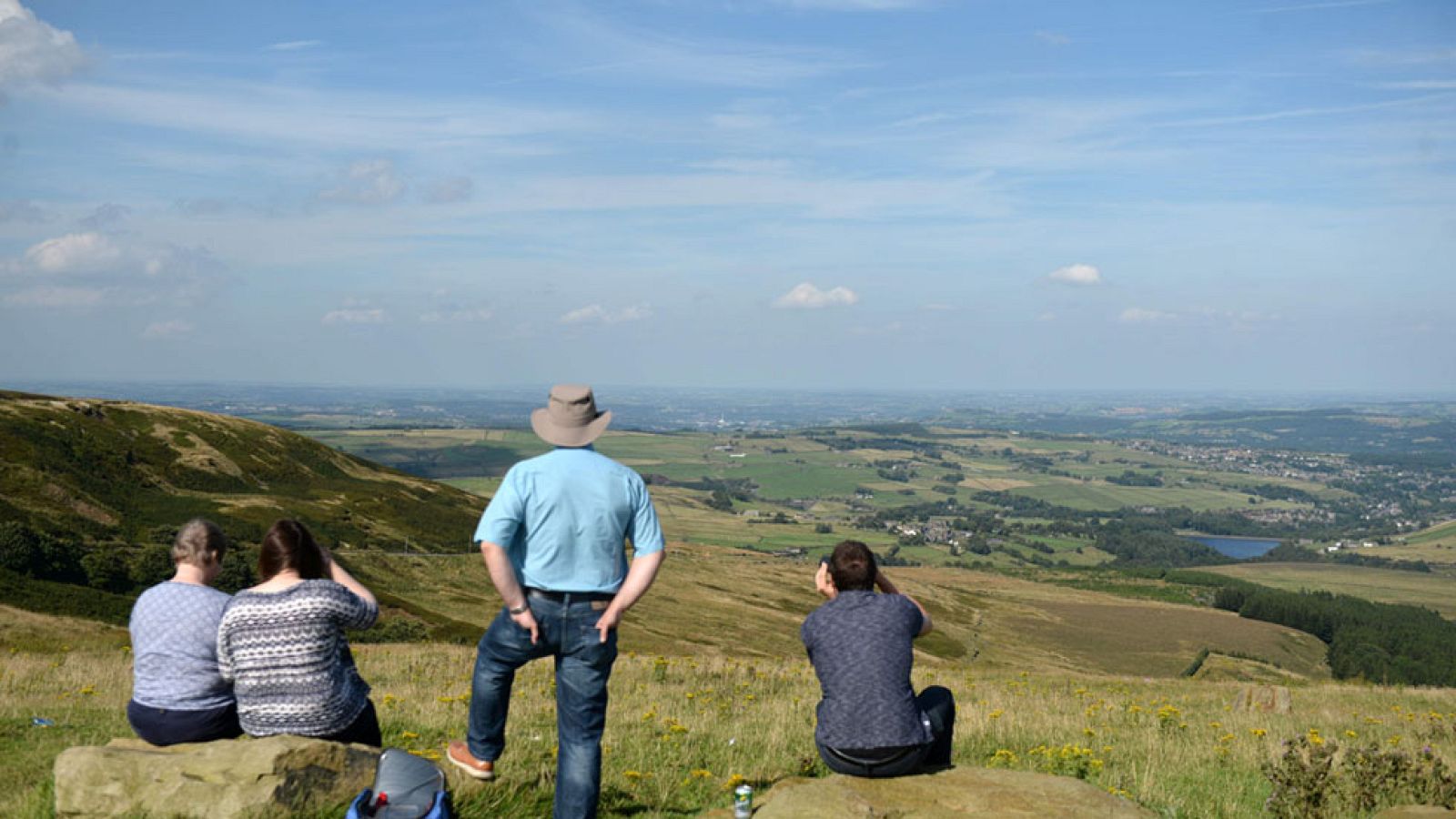 Nuboso con chubascos en la mitad occidental de la Península