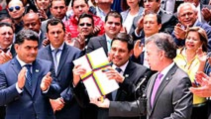 Juan Manuel Santos pone fin al conflicto armado con las FARC