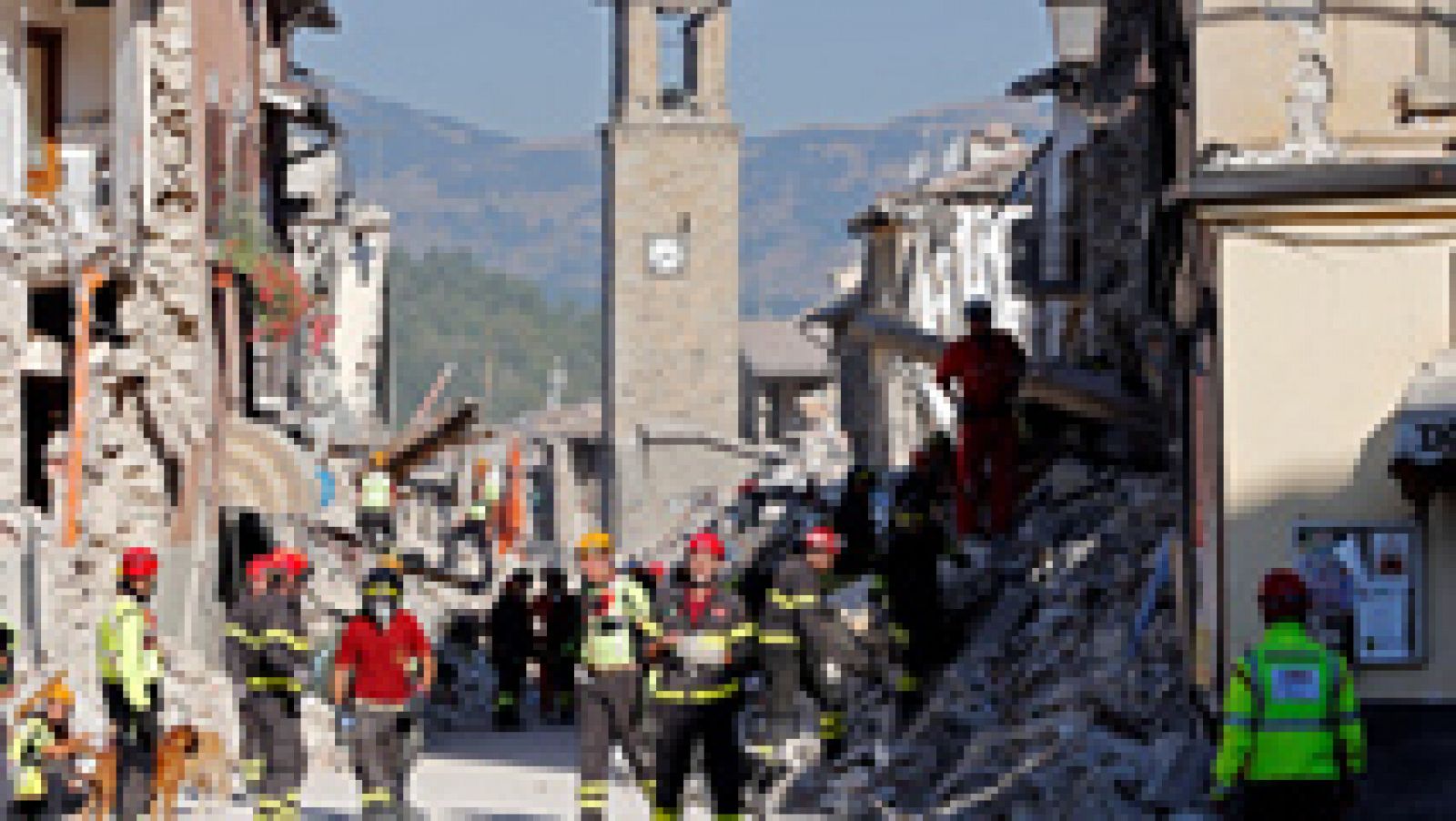 Continúan las tareas de búsqueda y desescombro en Amatrice tras el terremoto entre réplicas