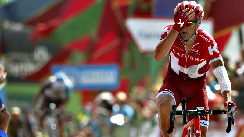 El ruso Sergey Lagutin (Katusha) se ha impuesto en la octava etapa de la Vuelta a España disputada entre Villalpando y el Alto de La Camperona, de 181,5 kilómetros, en la que el colombiano Nairo Quintana (Movistar) se convirtió en nuevo líder.