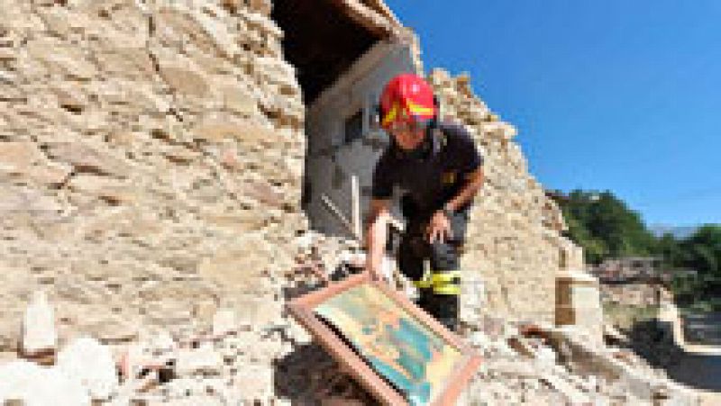 Comienza la demolición de los edificios afectados por el terremoto en Italia