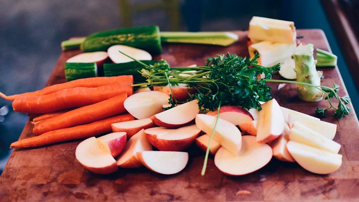 Telediario 1 - Un día con una familia vegana