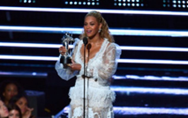 Informativo 24h - Beyoncé, reina de la gala de los MTV con cinco premios