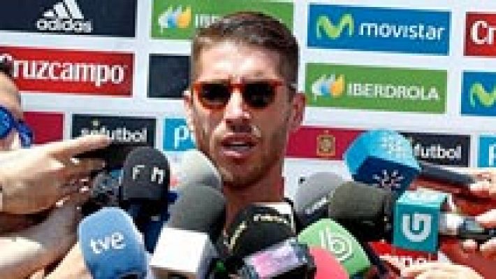 Telediario 1 - Sergio Ramos: "A todos nos sorprende la ausencia de Casillas"
