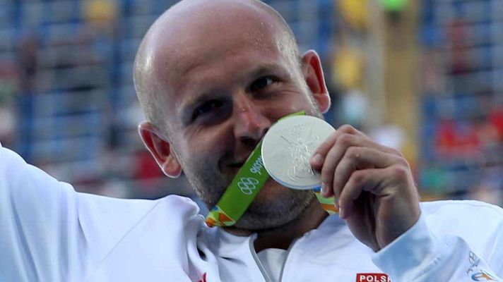 Telediario 1 - Piotr Malachowski convierte su plata de Río 2016 en oro