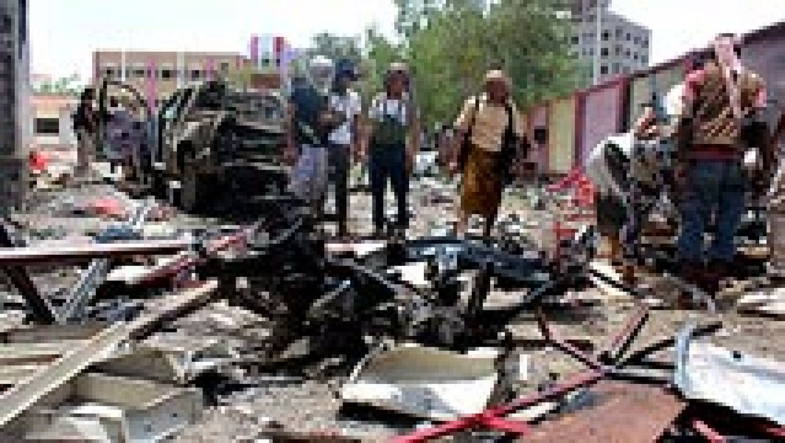 Sin programa: Un atentado suicida del Estado Islámico mata a medio centenar de reclutas en Yemen | RTVE Play