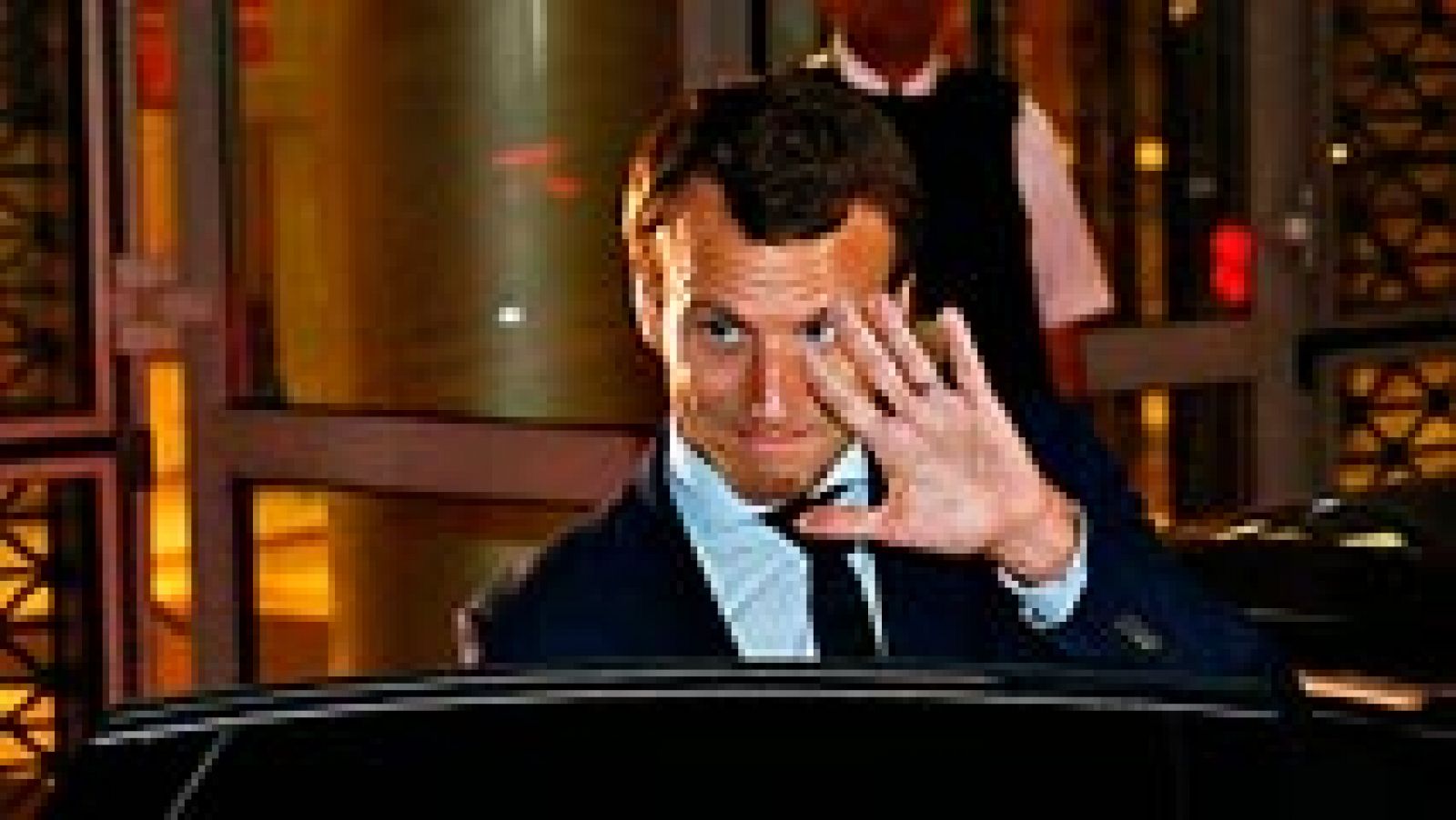 Sin programa: Emmanuel Macron sale del Gobierno de Hollande y apunta a la presidencia  | RTVE Play
