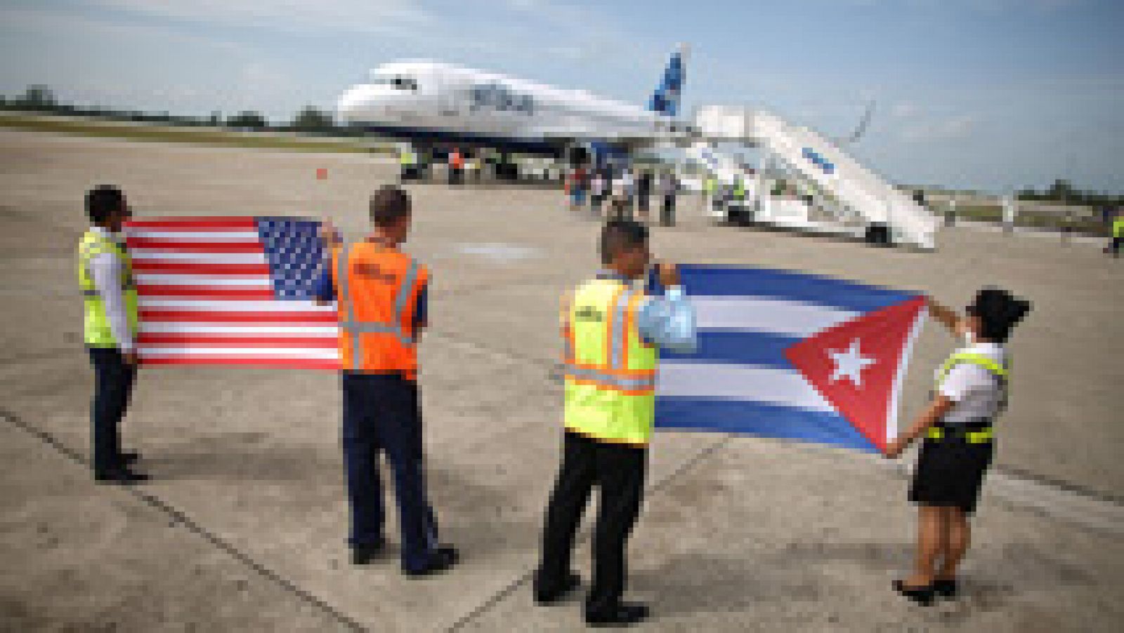 Telediario 1: Aterriza en Cuba el primer vuelo regular procedente de EE.UU. en más de medio siglo | RTVE Play