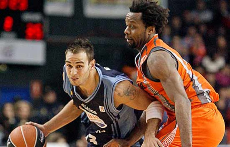  El Pamesa se adjudica una apurada victoria ante el Kalise Gran Canaria (79-77), en un partido dominado de principio a fin por los de Neven Spahija, pero que tuvo que resolverse en el último instante.