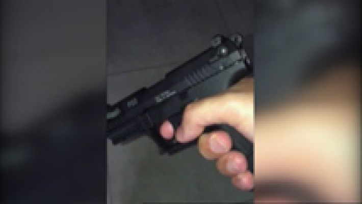 Telediario 1 - La Policía Nacional detiene a un hombre por amenazar con una masacre contra el colectivo LGTB en Barcelona