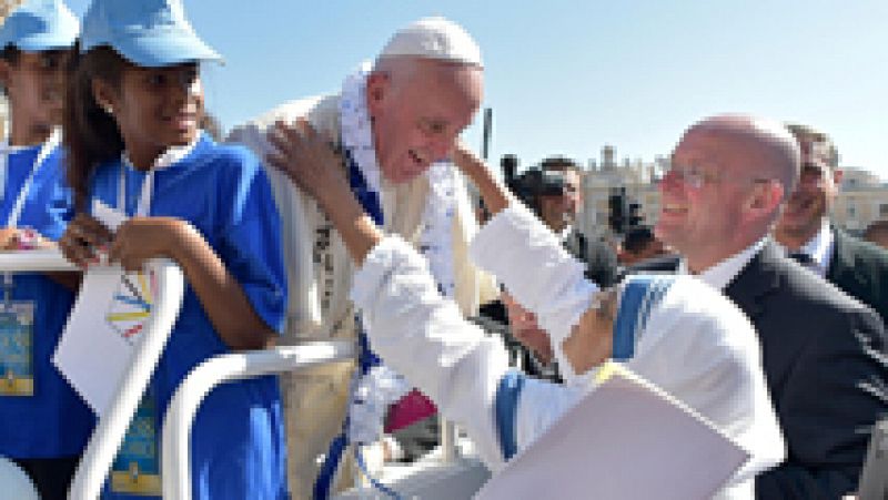 Miles de fieles llegan a Italia para participar en la canonización de la Madre Teresa de Calcuta.