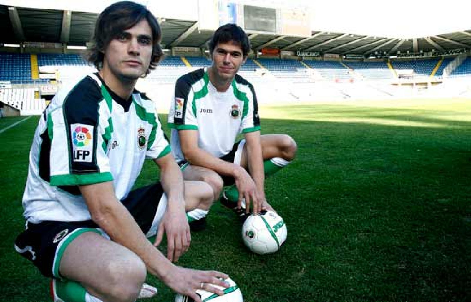 El Mallorca ya cuenta con un nuevo guardameta, el israelí Aouate. También se ha reforzado el Racing de Santander en el mercado de invierno, y al equipo cántabro han llegado los jugadores Moral y Zigic.