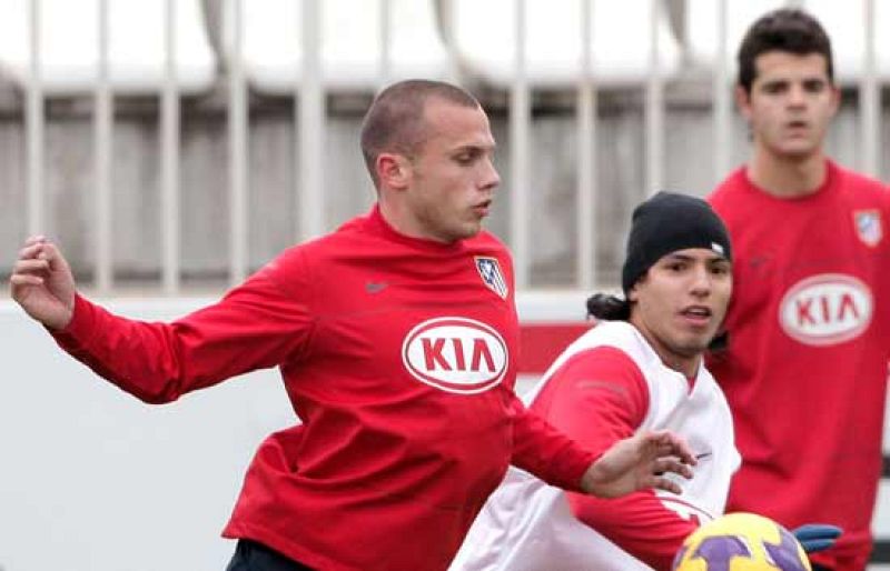 Las vacaciones navideñas también han terminado para dos equipos que se enfrentan la próxima jornada: Atlético de Madrid y Valencia. Ambos equipos, rivales directos en la lucha por los puestos Champions, ya están trabajando para preparar el choque.