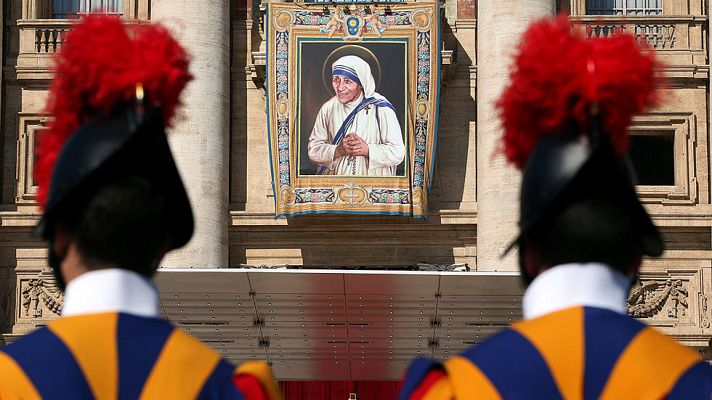 Informativo 24h - El papa Francisco proclama santa a la madre Teresa de Calcuta