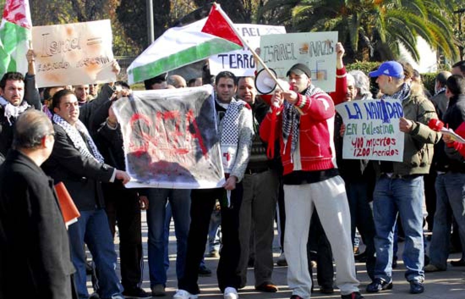 En Granada se han manifestado unos 150 musulmanes de seis mezquitas de la provincia.