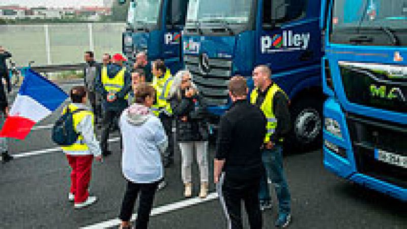 Protesta de los habitantes de Calais para reclamar que se desmantele el campamento de inmigrantes