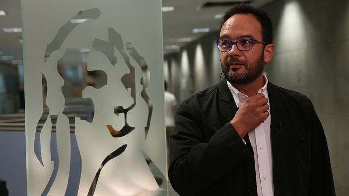 Telediario 1 - PSOE y Podemos piden un pleno urgente para que comparezca De Guindos por el nombramiento de Soria