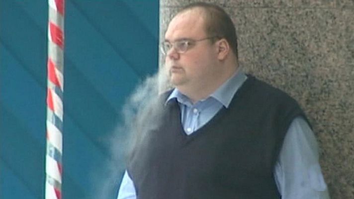 Telediario 1 - El servicio de salud del Reino Unido no operará a obesos y fumadores