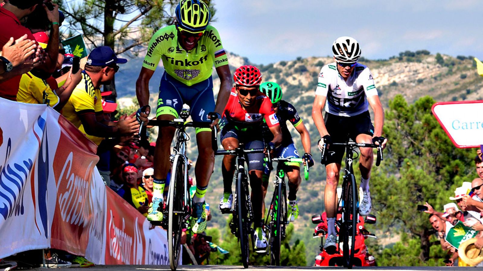 El ciclista suizo Mathias Frank (IAM) se ha impuesto este  miércoles en la decimoséptima etapa de la Vuelta a España, disputada  entre Castellón y Llucena sobre 177,5 kilómetros y con un final  inédito en el alto de Mas de la Costa, mientras que los