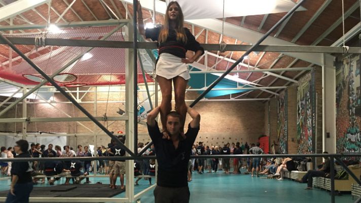 Aquí la Tierra - Adopta a Marta: a hombros de un casteller